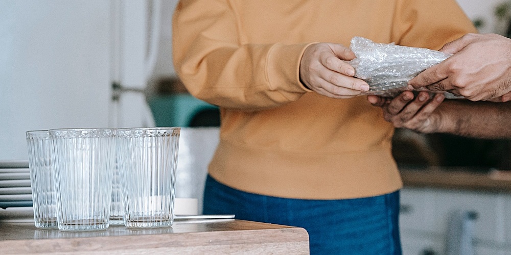 How to Pack Dishes and Glasses for Moving So Nothing Breaks